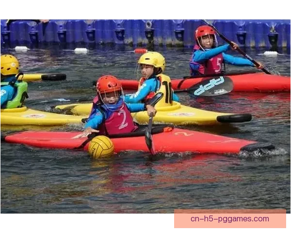 全球最大室外赛艇比赛：诺丁汉大运河赛再掀波澜