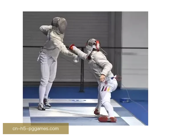 击剑联赛：璀璨绽放的剑锋对决